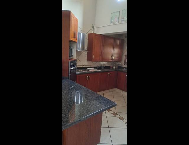 2 BEDROOM TOWNHOUSE FOR SALE IN WATERVAL EAST